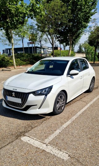 Peugeot 208 2021