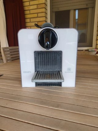Cafetera Krups Nespresso Blanca