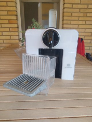 Cafetera Krups Nespresso Blanca