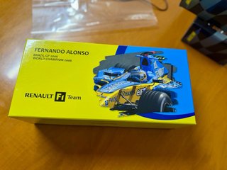 Renault F1 R26 Fernando Alonso 1/18 WC Minichamps