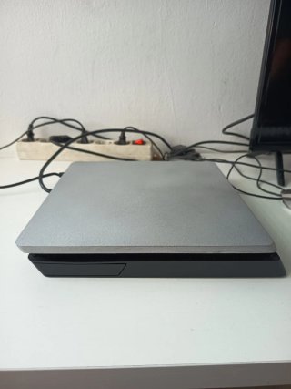 PS4 Slim Negra/Plateada + Horizon Zero Dawn