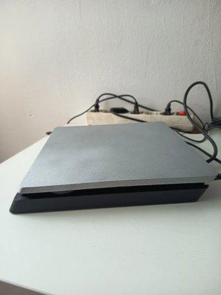 PS4 Slim Negra/Plateada + Horizon Zero Dawn