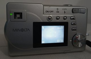Fotocamera Minolta DiMAGE E223 2MP Argento