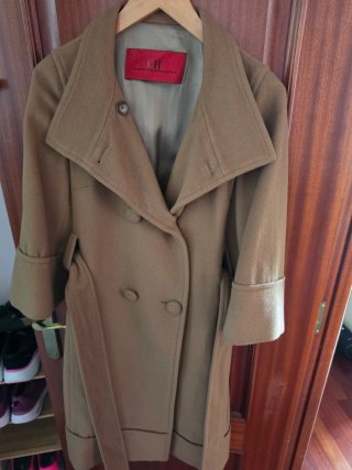 Abrigo Camel CH Carolina Herrera Talla S