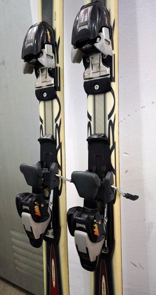 Esquís Volkl Shape 5* con fijaciones
