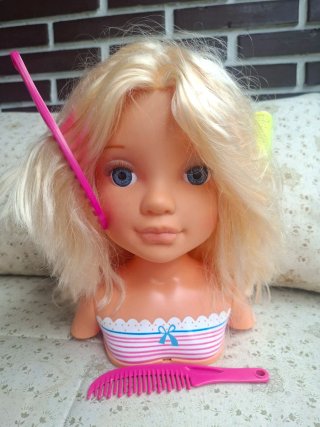 Nancy Peinados Muñeca con Accesorios