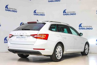 Skoda Superb Combi 2.0 TDI 110kW (150CV) DSG Ambition **Techo panorámico**