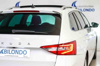 Skoda Superb Combi 2.0 TDI 110kW (150CV) DSG Ambition **Techo panorámico**