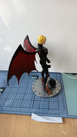 Figura DC Nightwing Armory Series