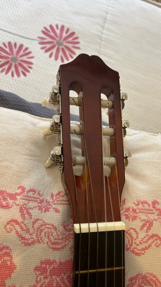 Guitarra Española con Funda y Pedal