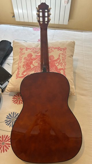 Guitarra Española con Funda y Pedal