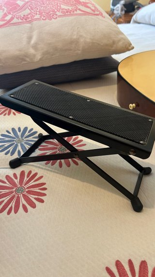 Guitarra Española con Funda y Pedal