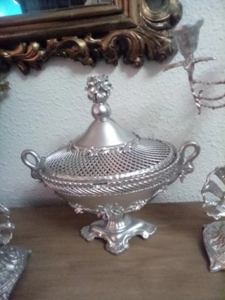 Juego Candelabros y Centro Plateado