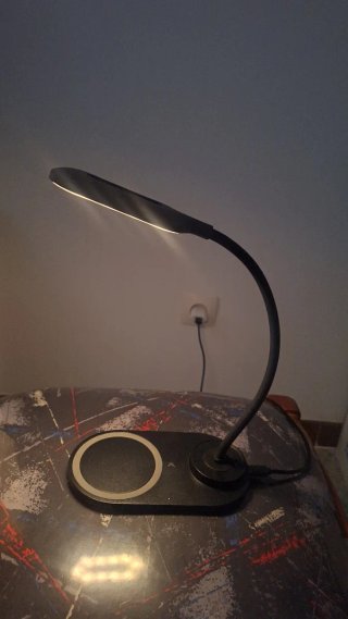 Lámpara LED con Cargador Inalámbrico KSIX