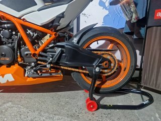 KTM RC8 R Blanca y Naranja