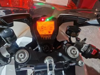 KTM RC8 R Blanca y Naranja