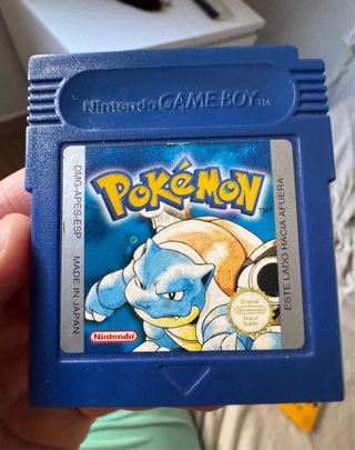 Nintendo Game Boy Color Amarilla + Pokémon