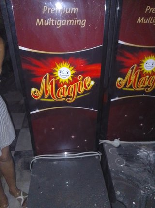 MÁQUINA RECREATIVA MULTIGAMING MAGIE PREMIUM VIDEO
