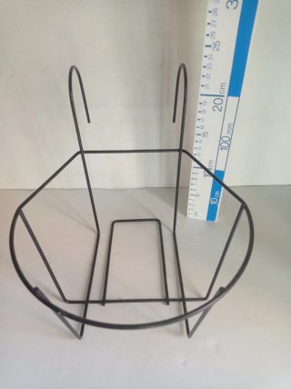 Soporte metálico para maceta
