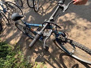 Bicicleta de montaña azul 601