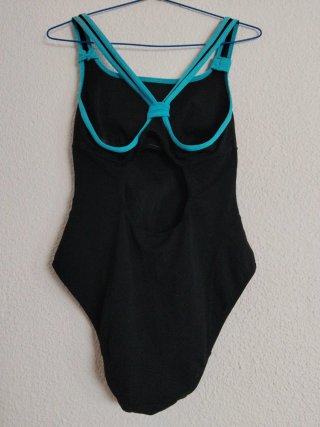 Bañador deportivo talla 42