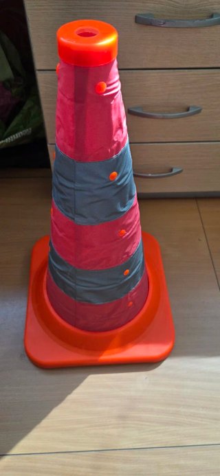Cono de señalización LED plegable