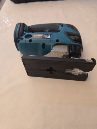 Caladora Makita DJV180 18V
