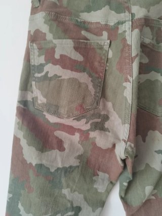Pantalones Zara Camuflaje