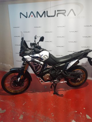 VOGE DSX800 RALLY - Moto Aventura Negra/Dorada
