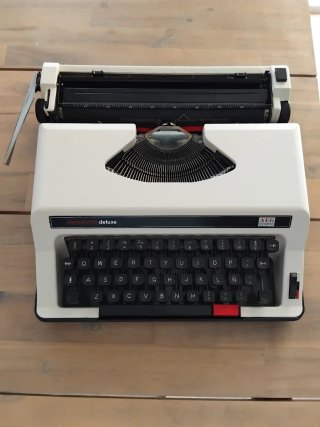 Máquina de escribir Olympia Olympiette Deluxe