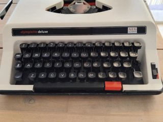 Máquina de escribir Olympia Olympiette Deluxe