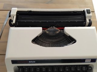 Máquina de escribir Olympia Olympiette Deluxe