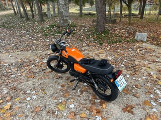 Moto Hanway Raw 125 Naranja