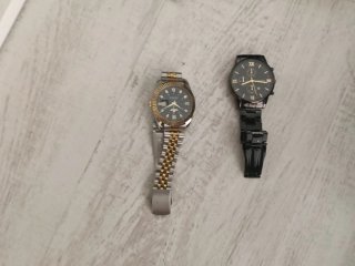 2 Relojes de Pulsera (Oro y Plata)