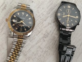 2 Relojes de Pulsera (Oro y Plata)