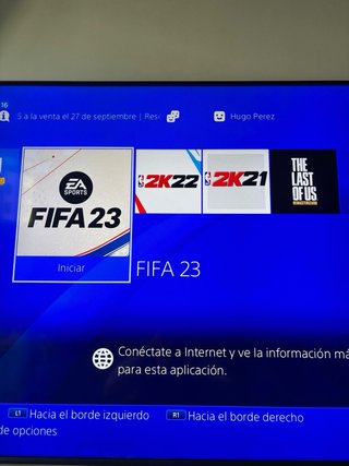 PS4 (PlayStation 4) Negra + 2Mandos y varios juego