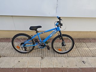 Bicicleta infantil azul