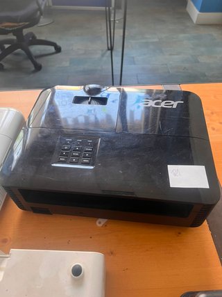 Proyector BenQ Negro y Plateado