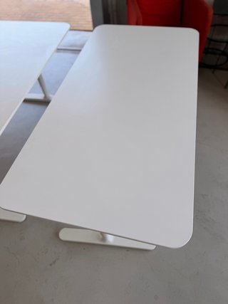 Mesa de oficina regulable en altura