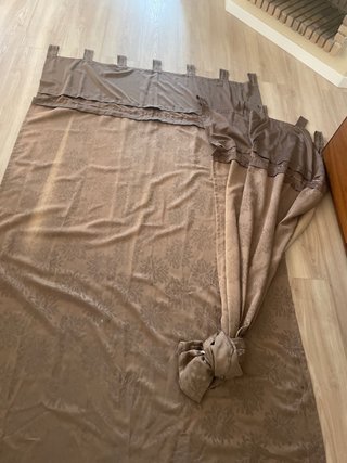 Set di 2 tende oscuranti marroni con motivo floreale