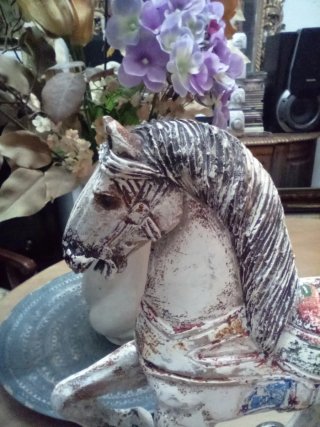 Caballito de madera antiguo