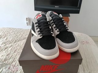 Travis Scott x Nike Jordan 1 Laces