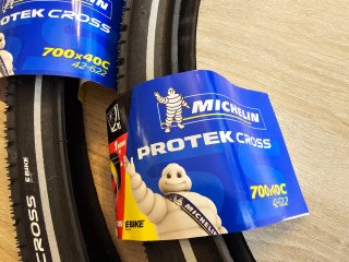 2x Michelin Protek Cross 700x40C 42-622