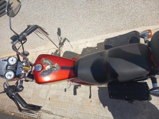 Daelim VS 125 Custom Roja y Plata