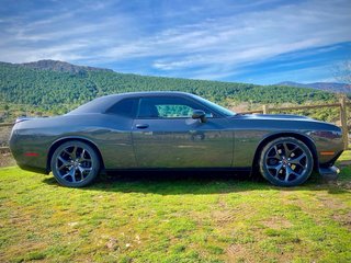 Dodge Challenger RT 5.7 HEMI V8
