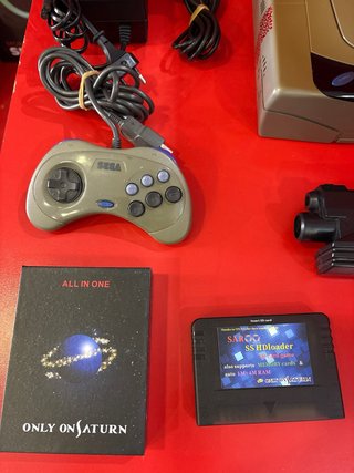 Sega Saturn japon + Mando + pistola + Hdloader