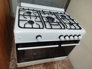 Cocina de gas butano con válvula