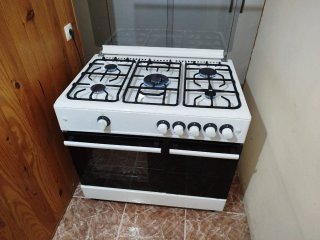 Cocina de gas butano con válvula