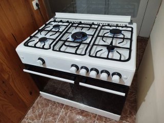 Cocina de gas butano con válvula