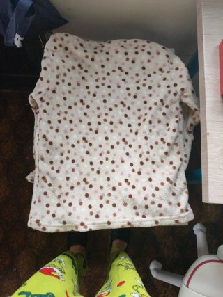 Pijama polar estampado lunares